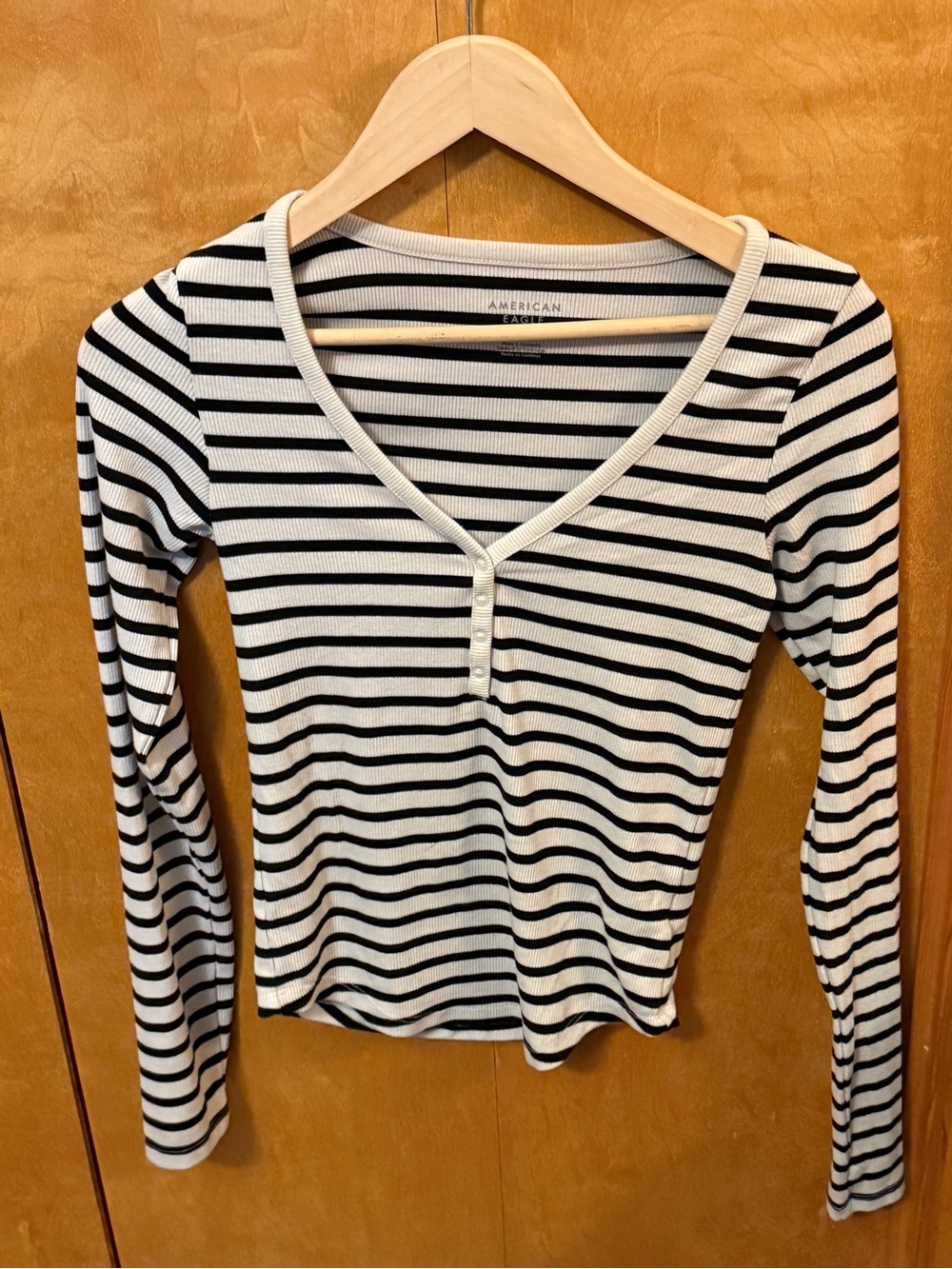AEO Black & White Striped Ribbed Henley Long-Sleeve Top Small